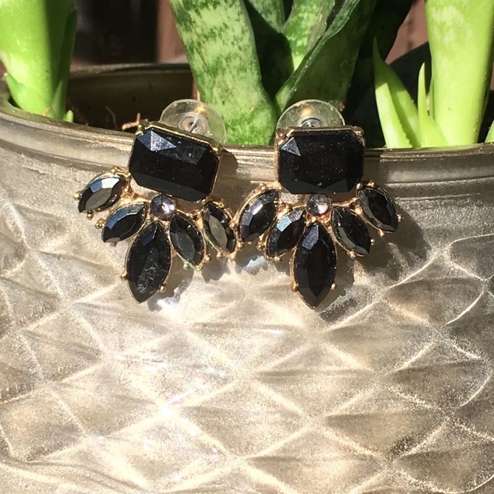 Statement Earring - Picture 3 of 4
